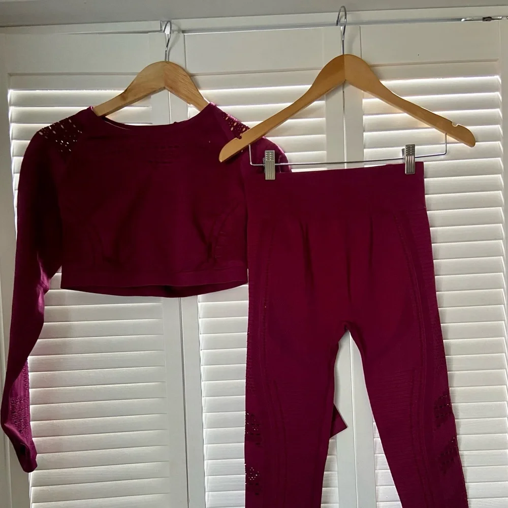 No brand set. - Picture 2 of 2